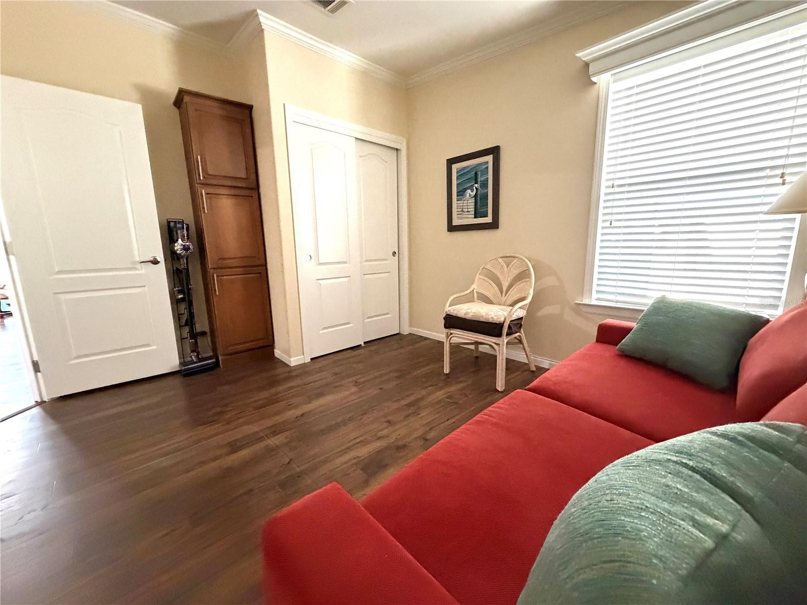 COUNTRY CLUB ESTATES - Residential