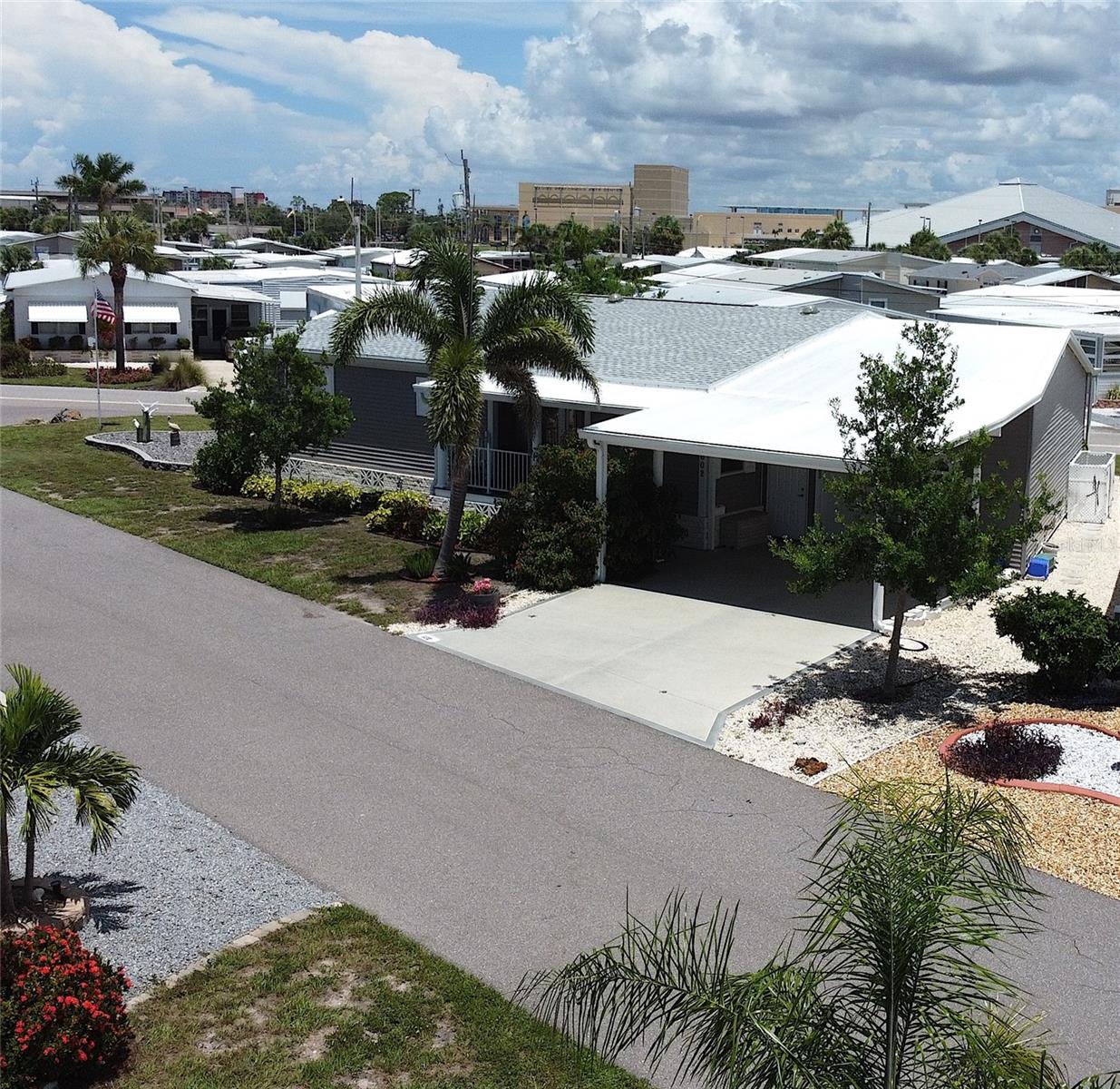 COUNTRY CLUB ESTATES - Residential