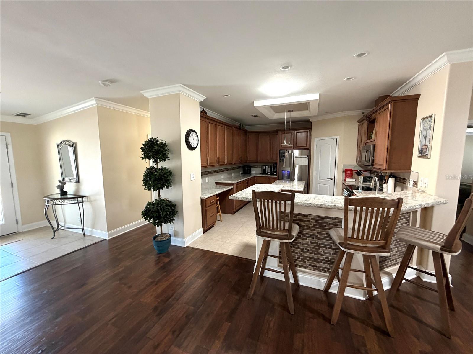 COUNTRY CLUB ESTATES - Residential