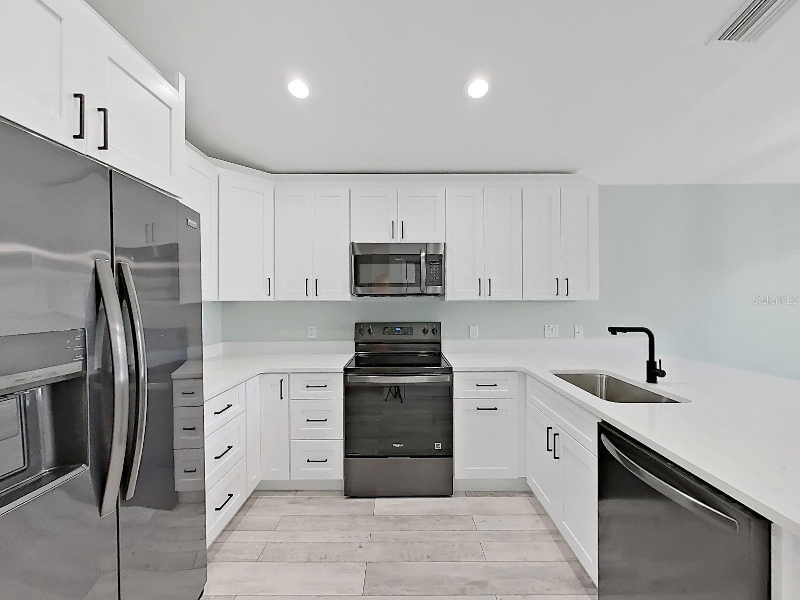 POINTE ALEXIS SOUTH - Residential