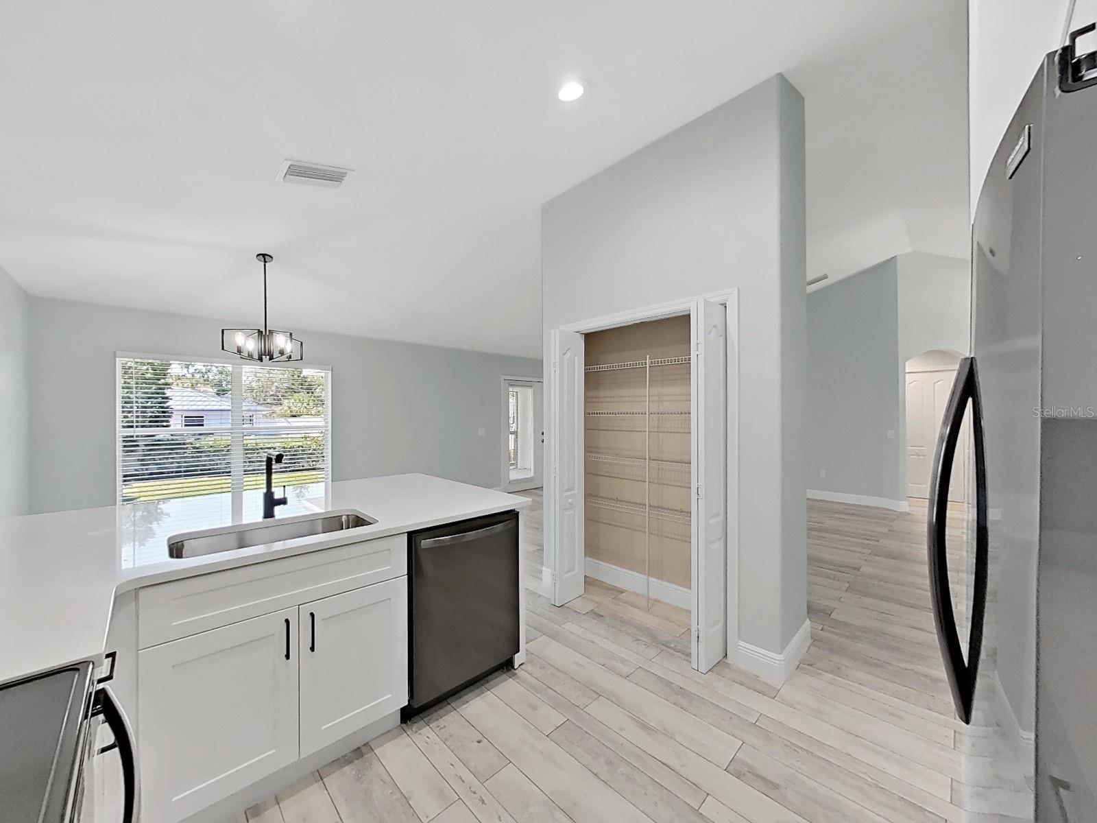 POINTE ALEXIS SOUTH - Residential