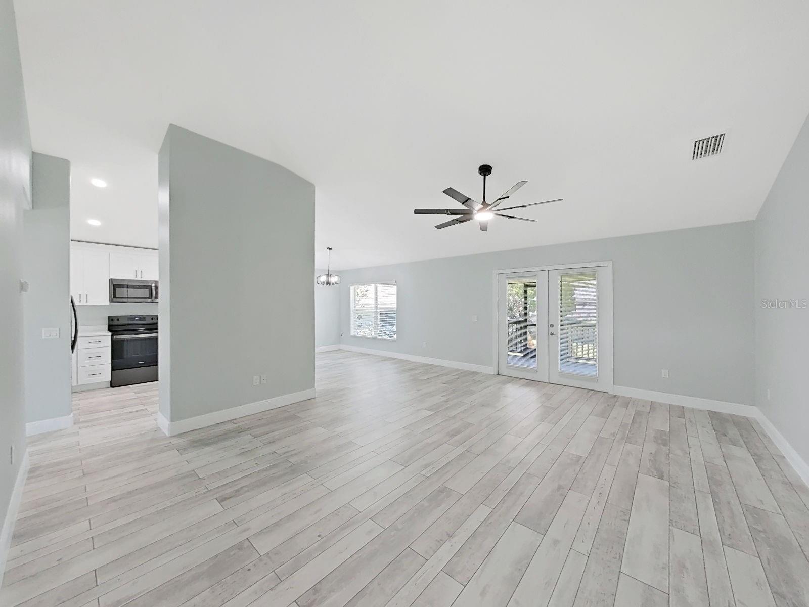 POINTE ALEXIS SOUTH - Residential
