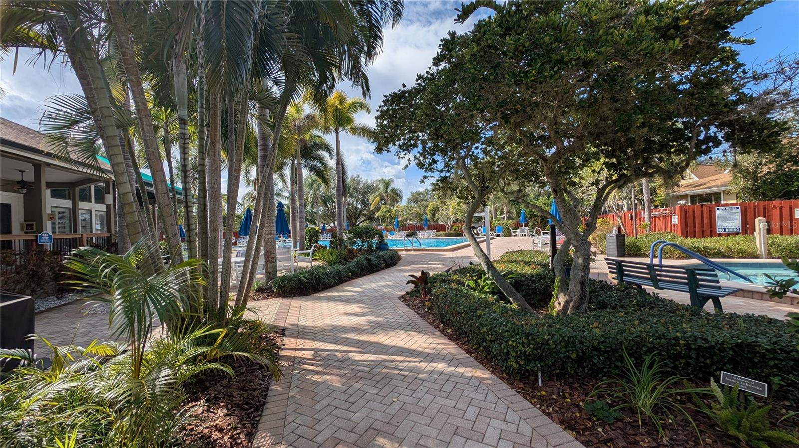POINTE ALEXIS SOUTH - Residential