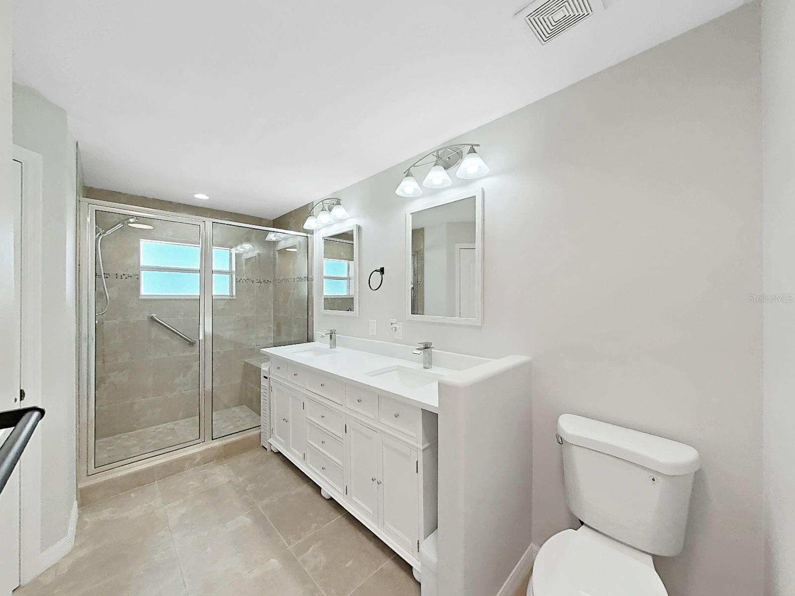 POINTE ALEXIS SOUTH - Residential