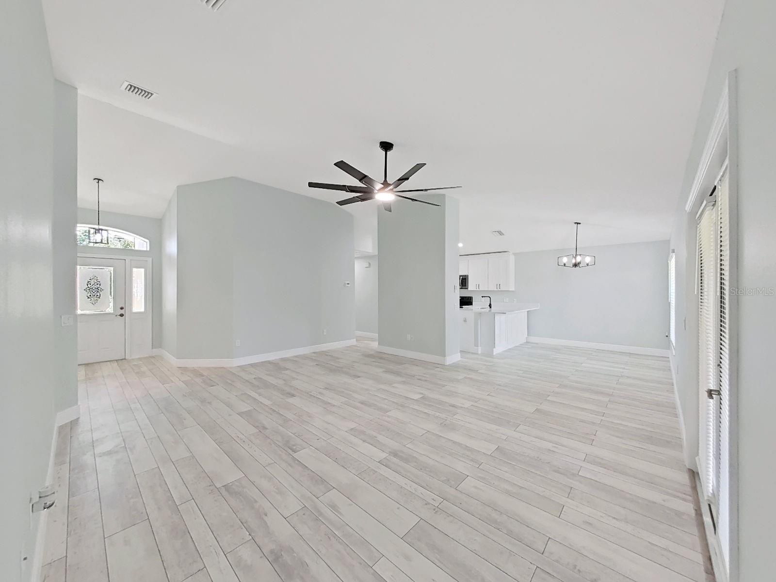 POINTE ALEXIS SOUTH - Residential