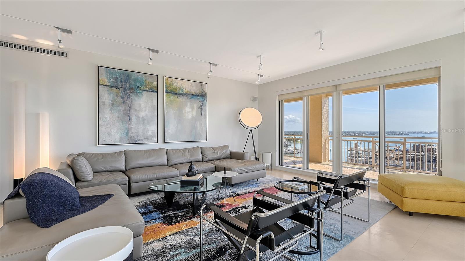 THE TOWER RESIDENCES - Residential