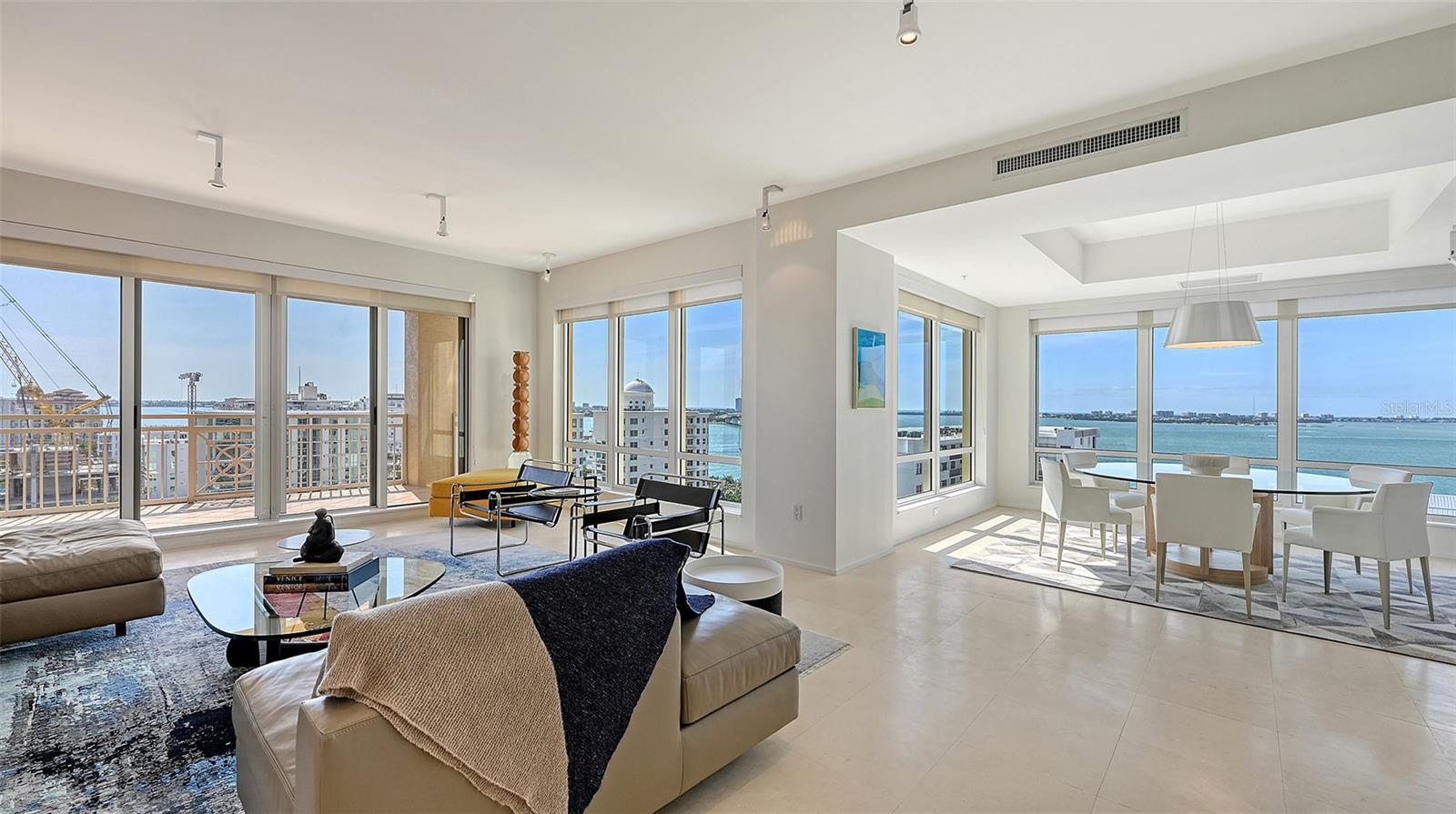 THE TOWER RESIDENCES - Residential