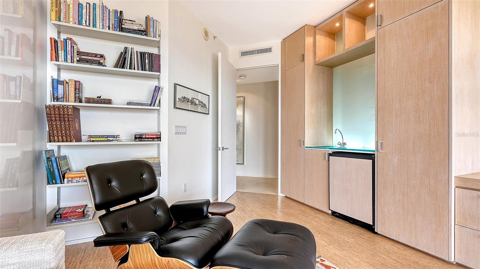 THE TOWER RESIDENCES - Residential