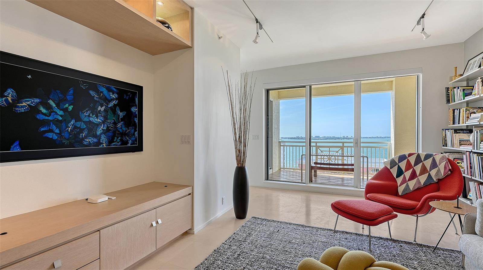 THE TOWER RESIDENCES - Residential