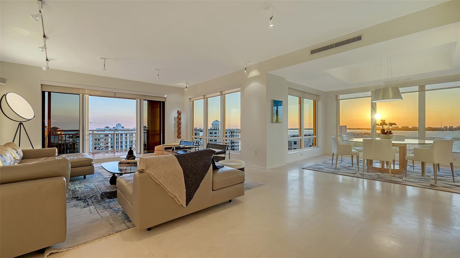THE TOWER RESIDENCES - Residential