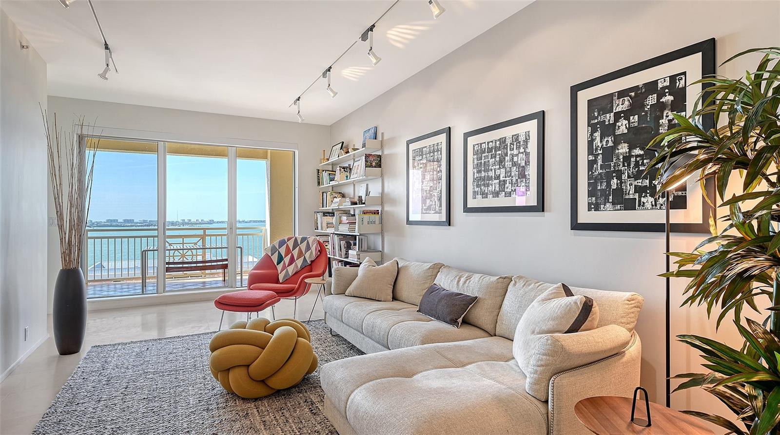 THE TOWER RESIDENCES - Residential