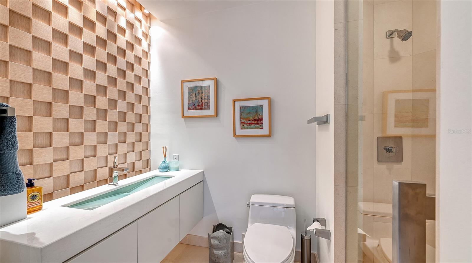 THE TOWER RESIDENCES - Residential