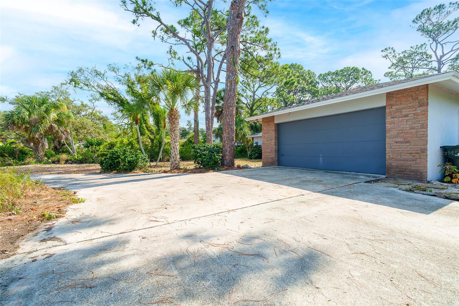FLORIDA TROPICAL HOMESITES & LITTLE FARMS - Residential