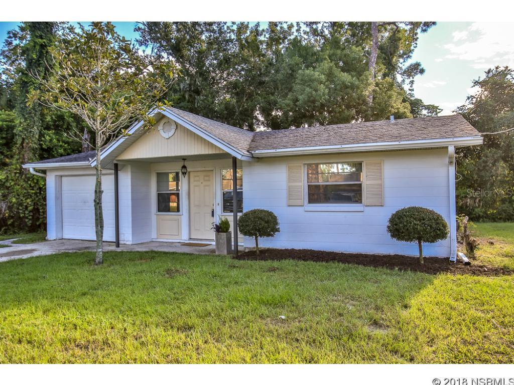 Bring your offers on this tidy 2 bedroom, 1.5 bath home. Great rental potential or a perfect home for first time buyers. Close to shopping, dining and the beach. Seller is motivated!!! ;Water: City
