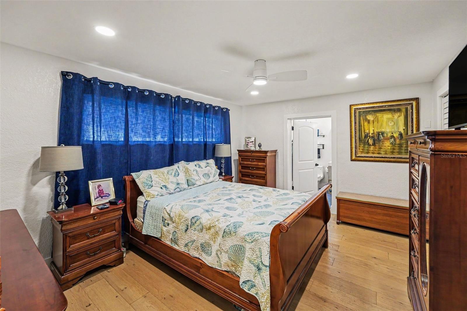 EAGLE MANOR - Residential