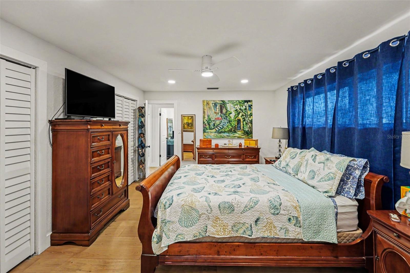 EAGLE MANOR - Residential