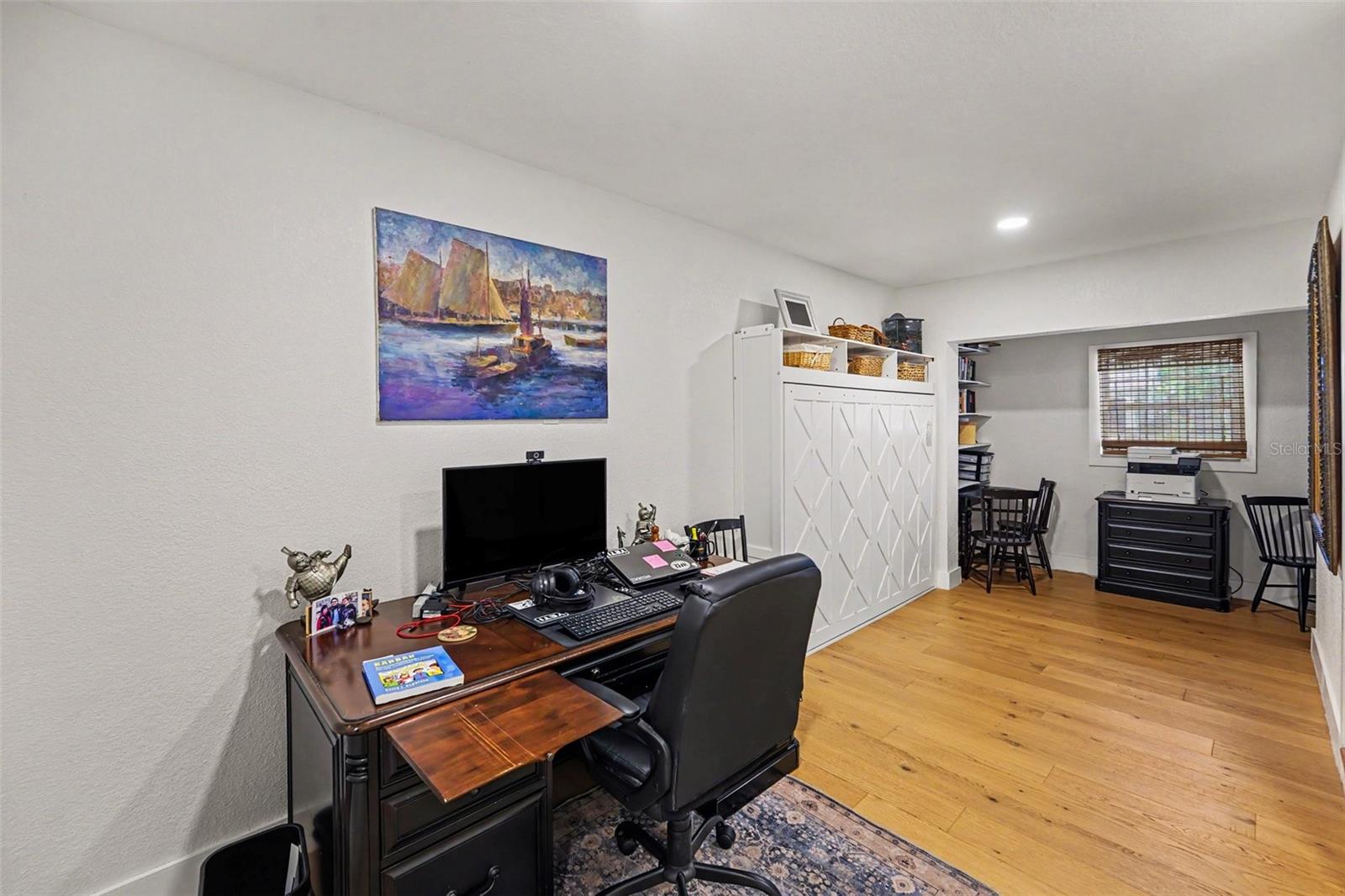 EAGLE MANOR - Residential