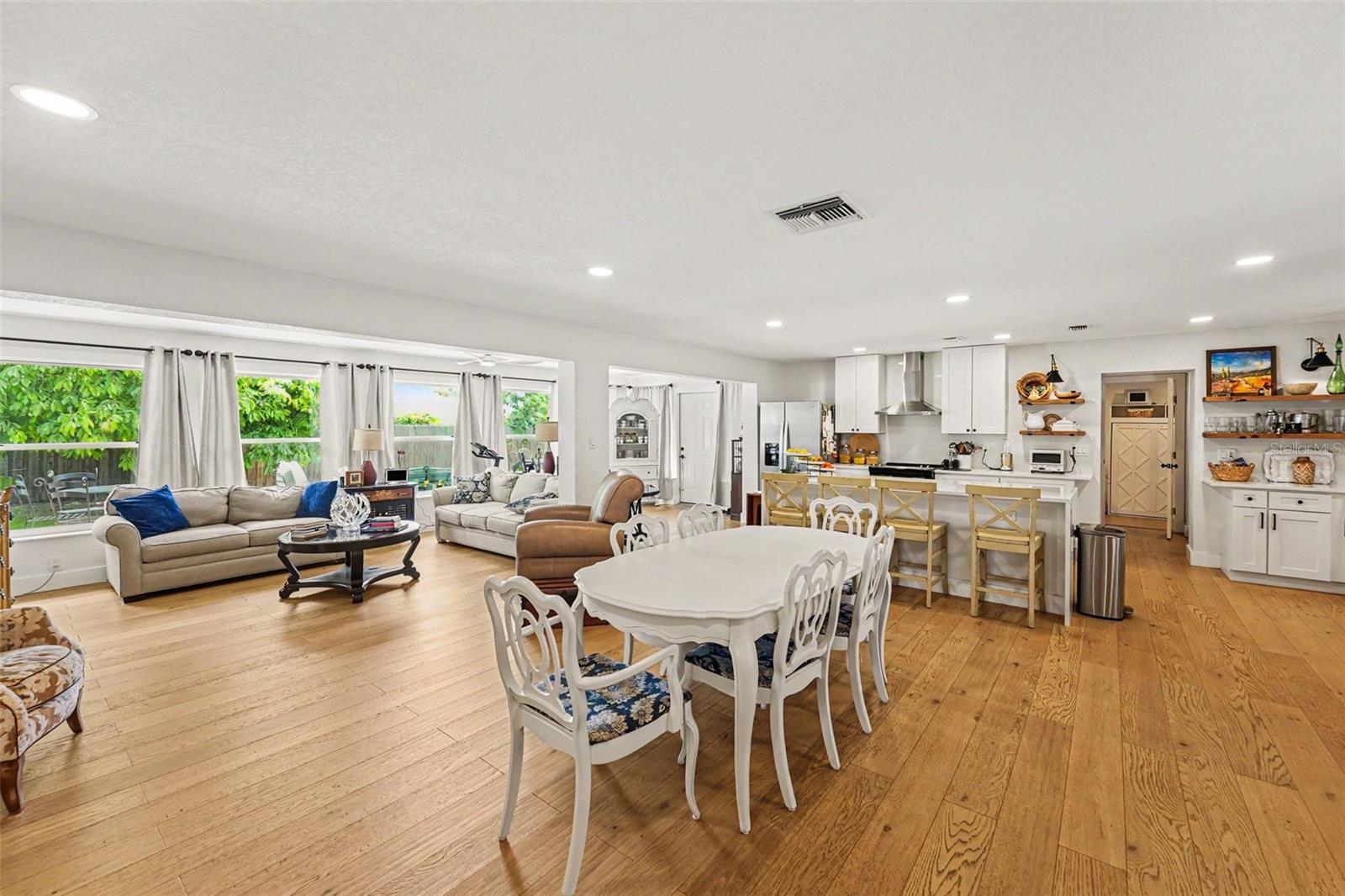 EAGLE MANOR - Residential