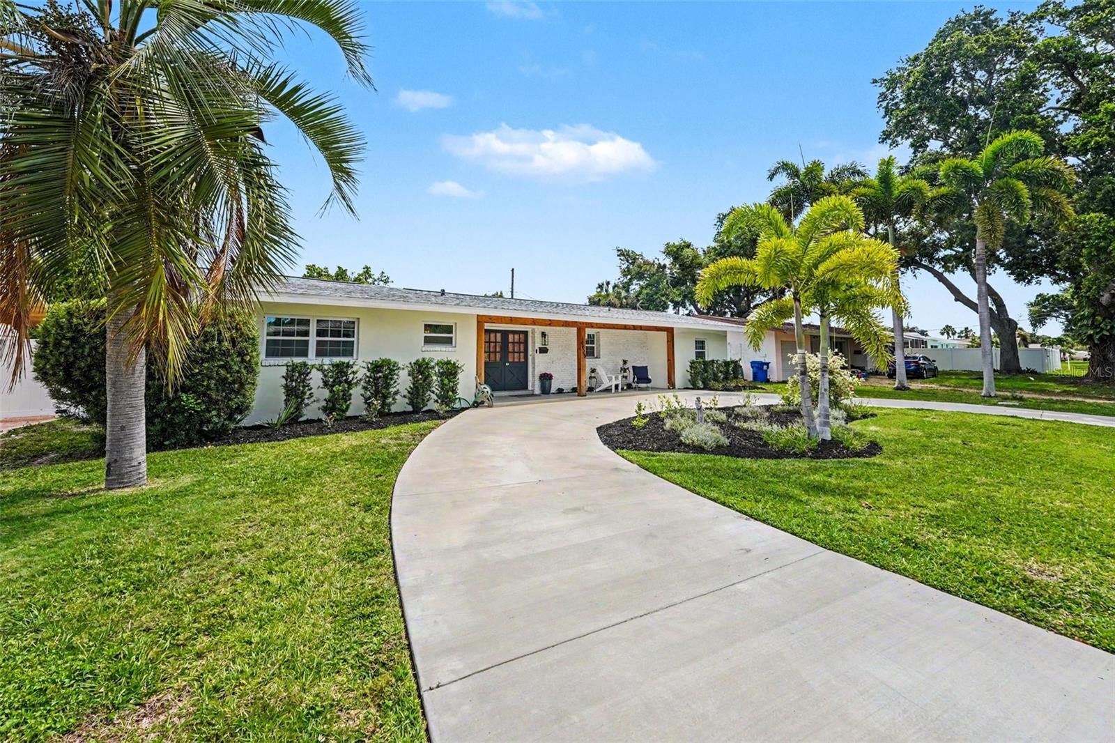 EAGLE MANOR - Residential
