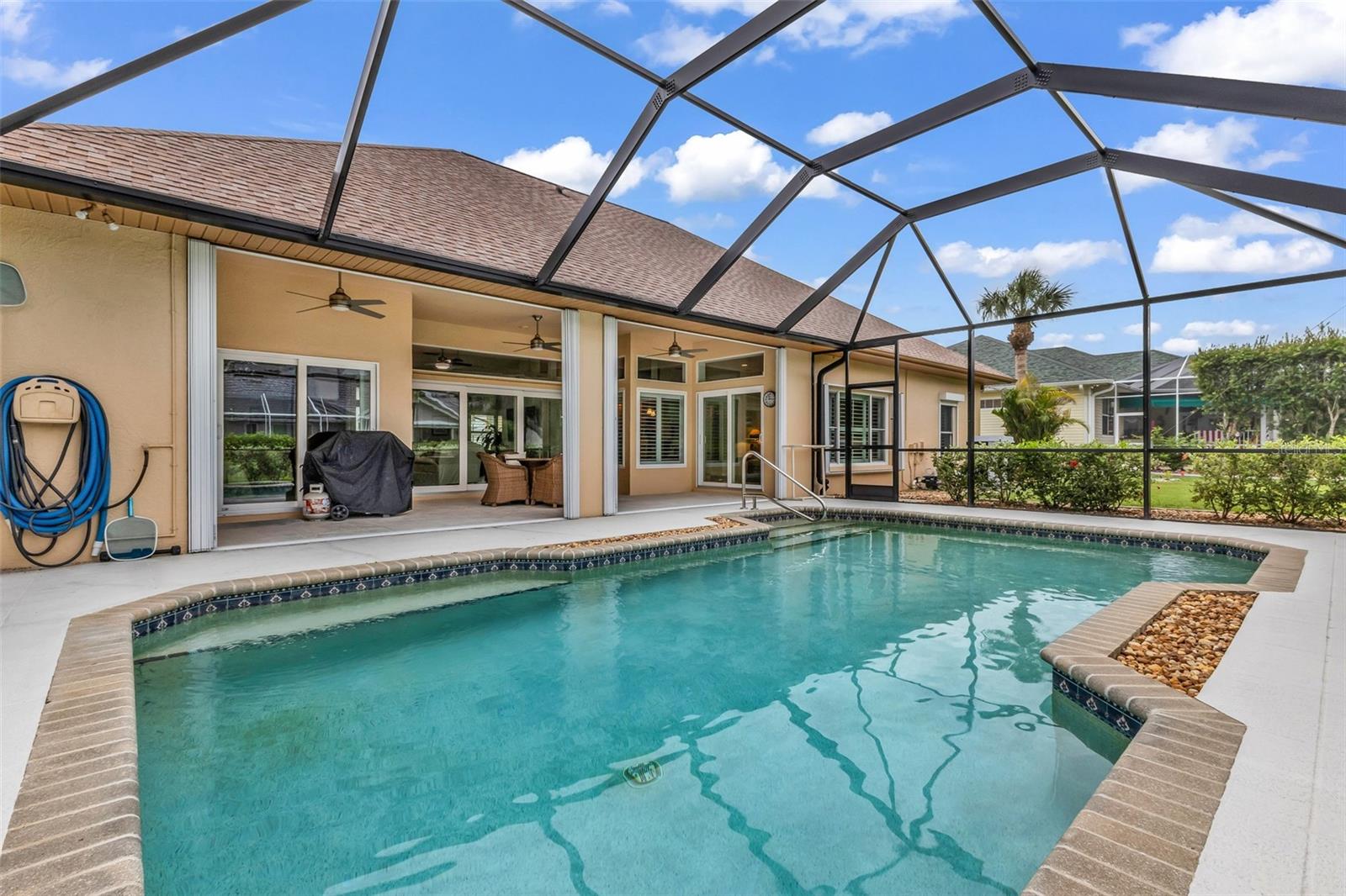 HARBOUR OAKS - Residential