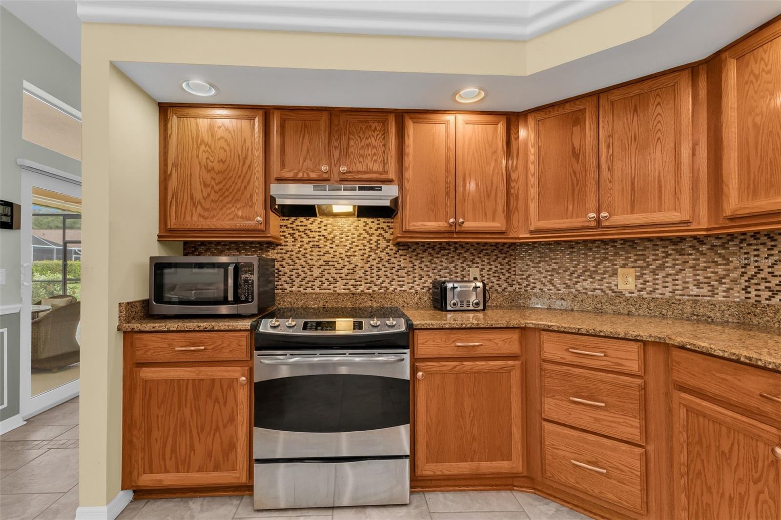 HARBOUR OAKS - Residential