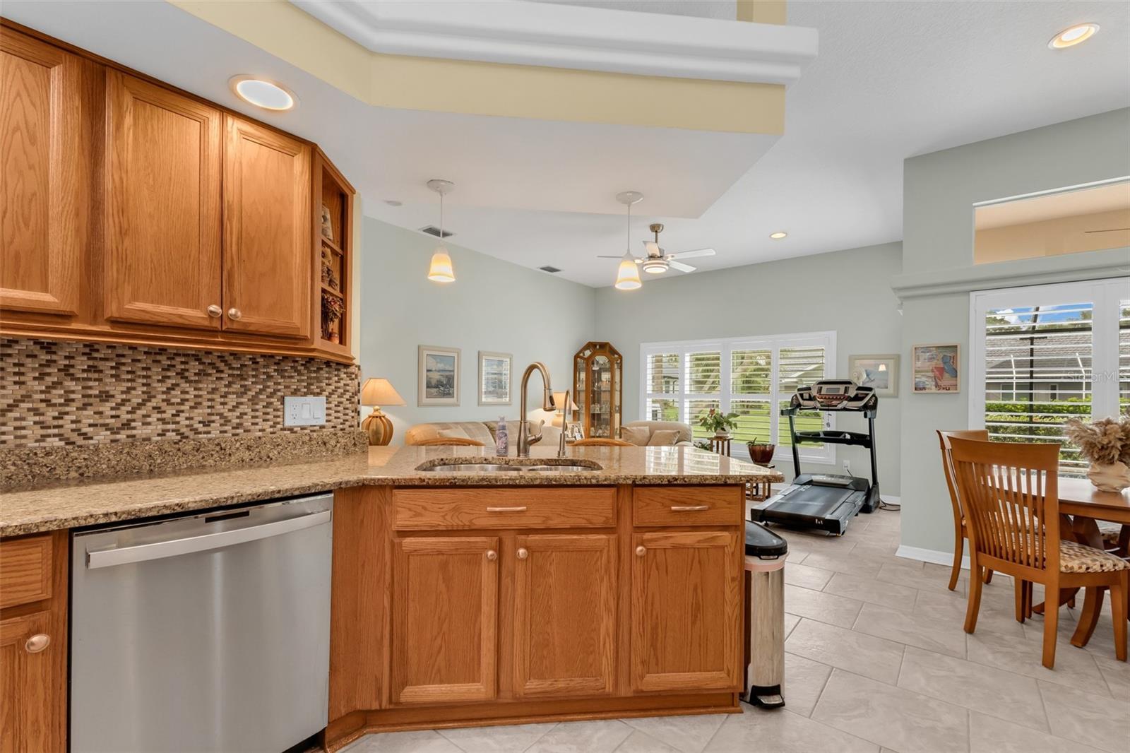 HARBOUR OAKS - Residential