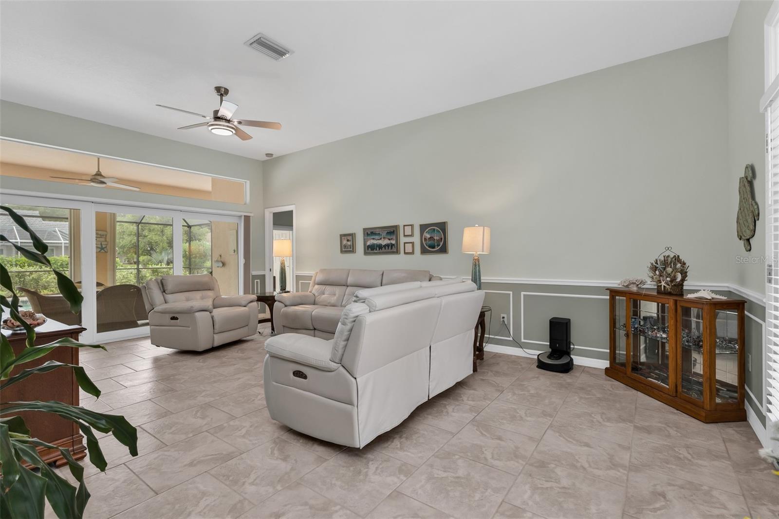 HARBOUR OAKS - Residential