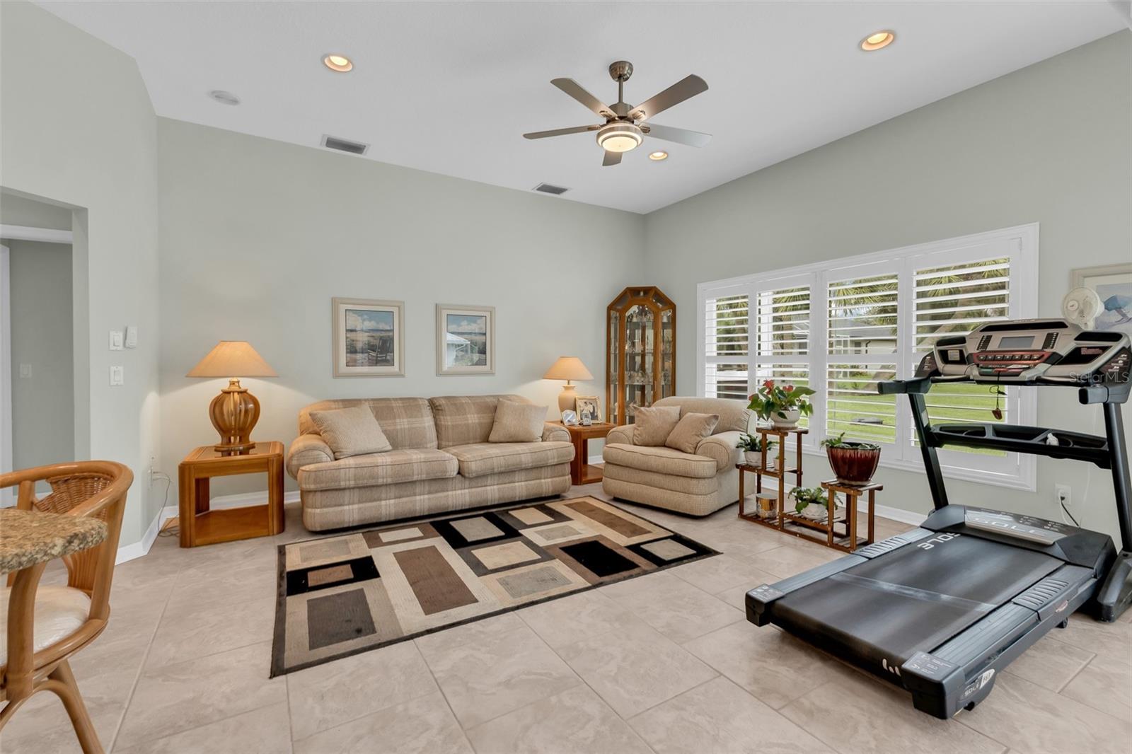 HARBOUR OAKS - Residential
