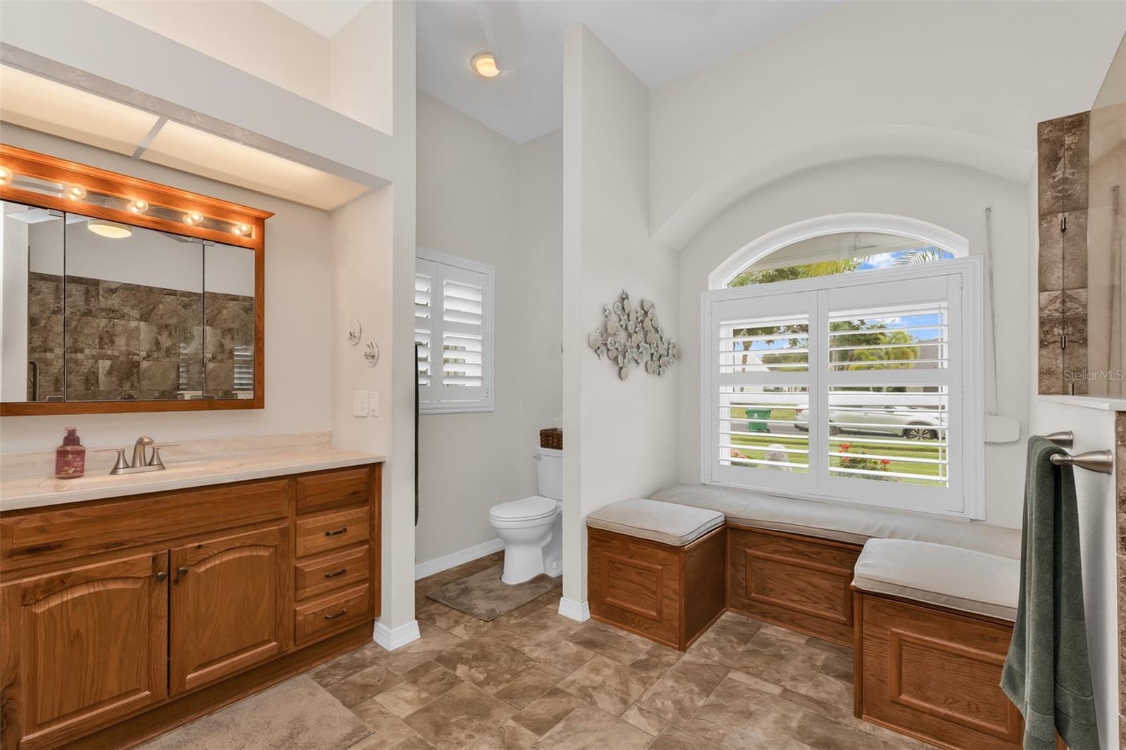 HARBOUR OAKS - Residential