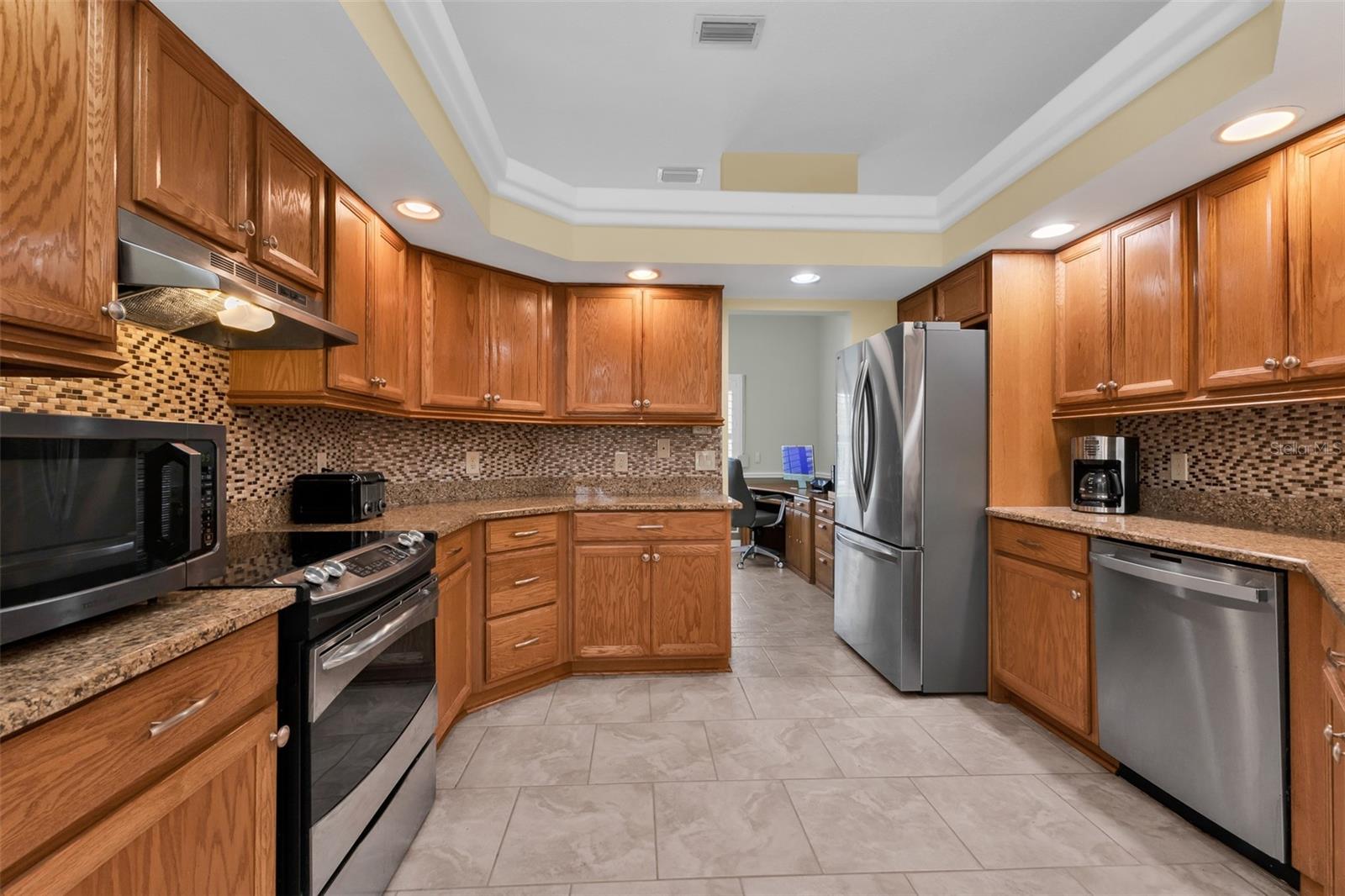 HARBOUR OAKS - Residential