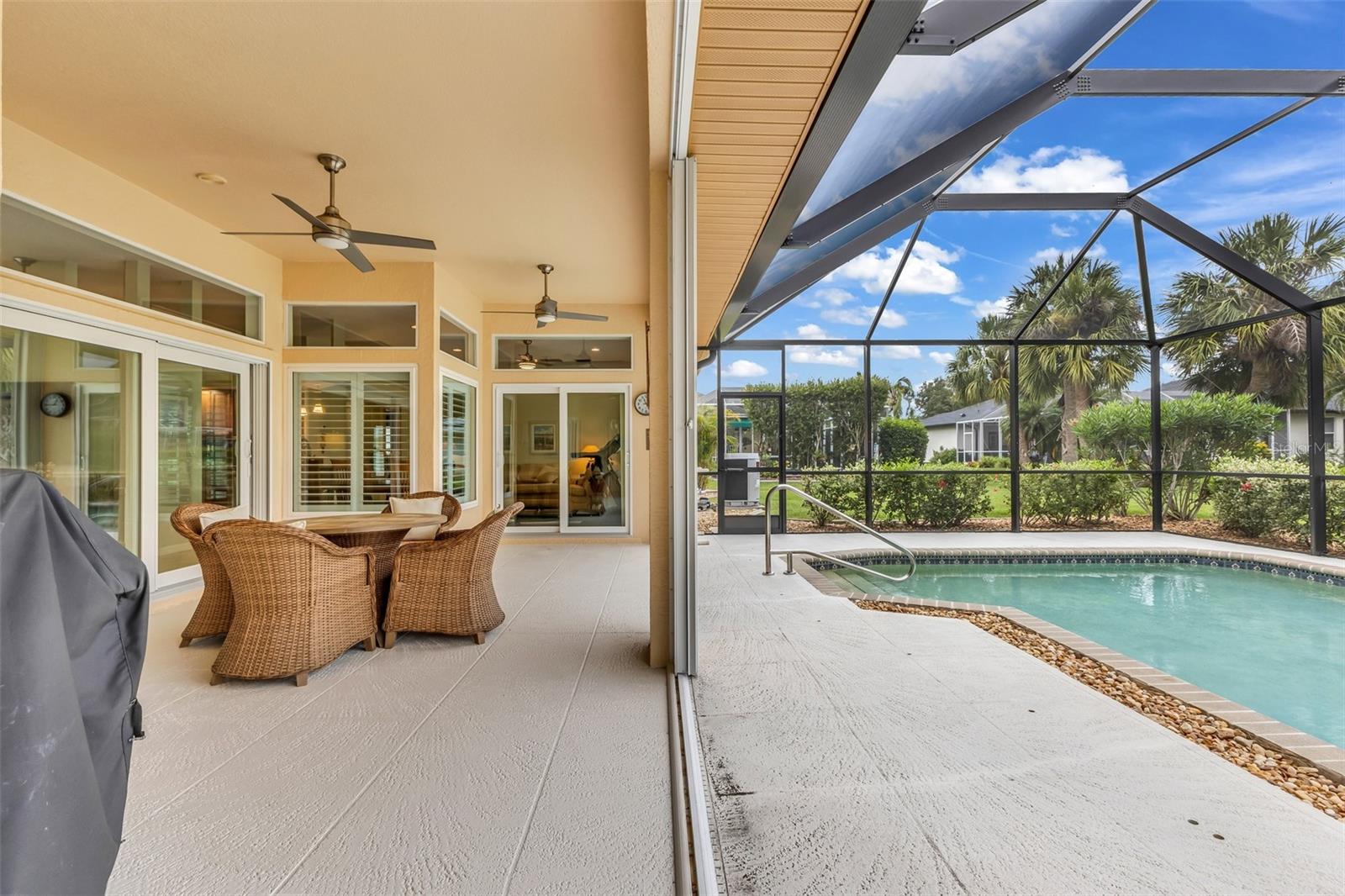 HARBOUR OAKS - Residential