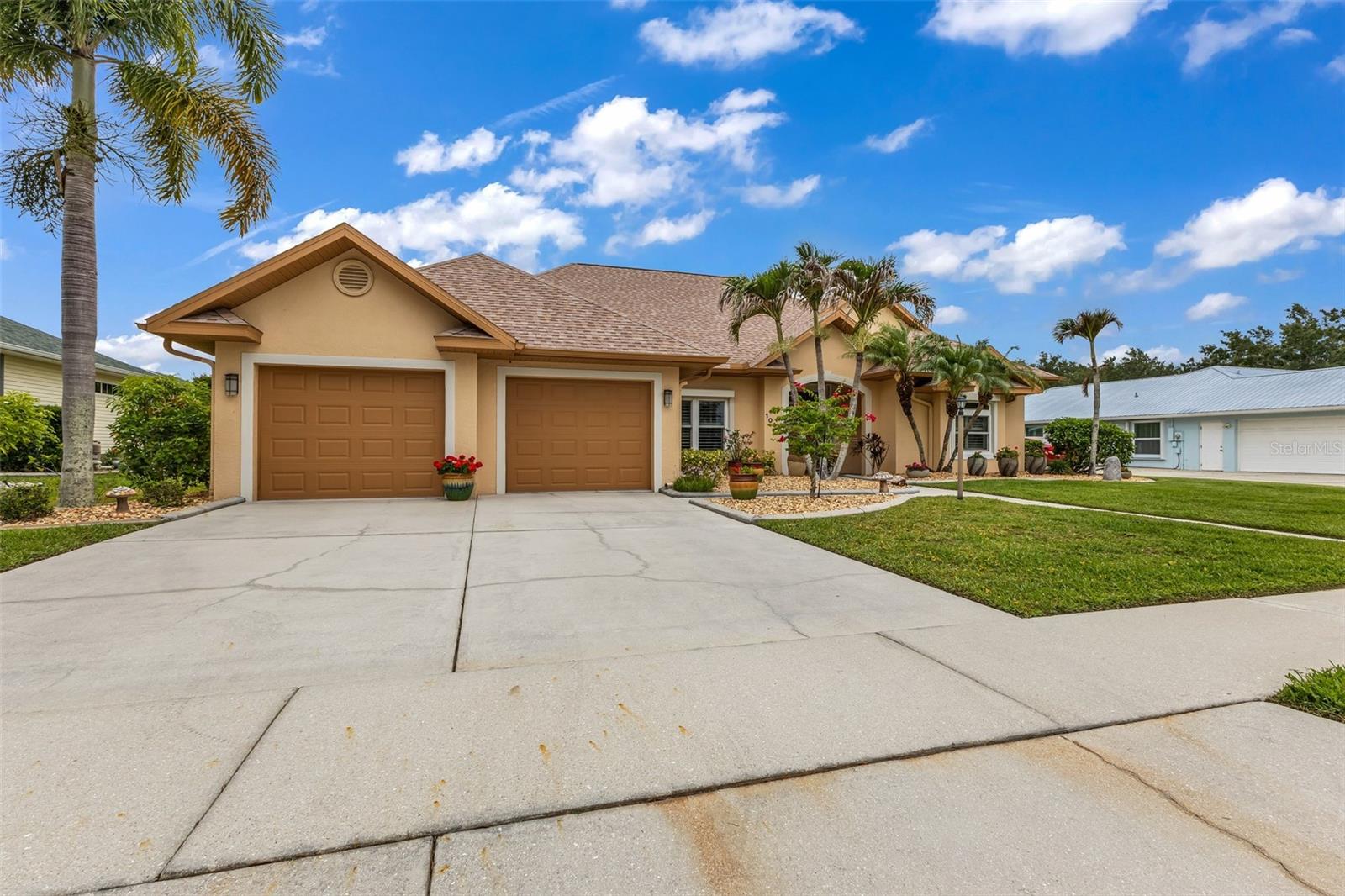HARBOUR OAKS - Residential