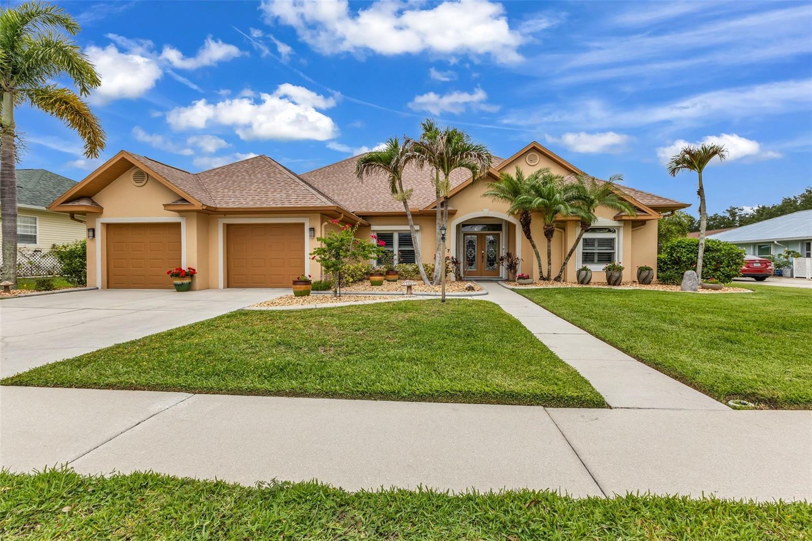 HARBOUR OAKS - Residential