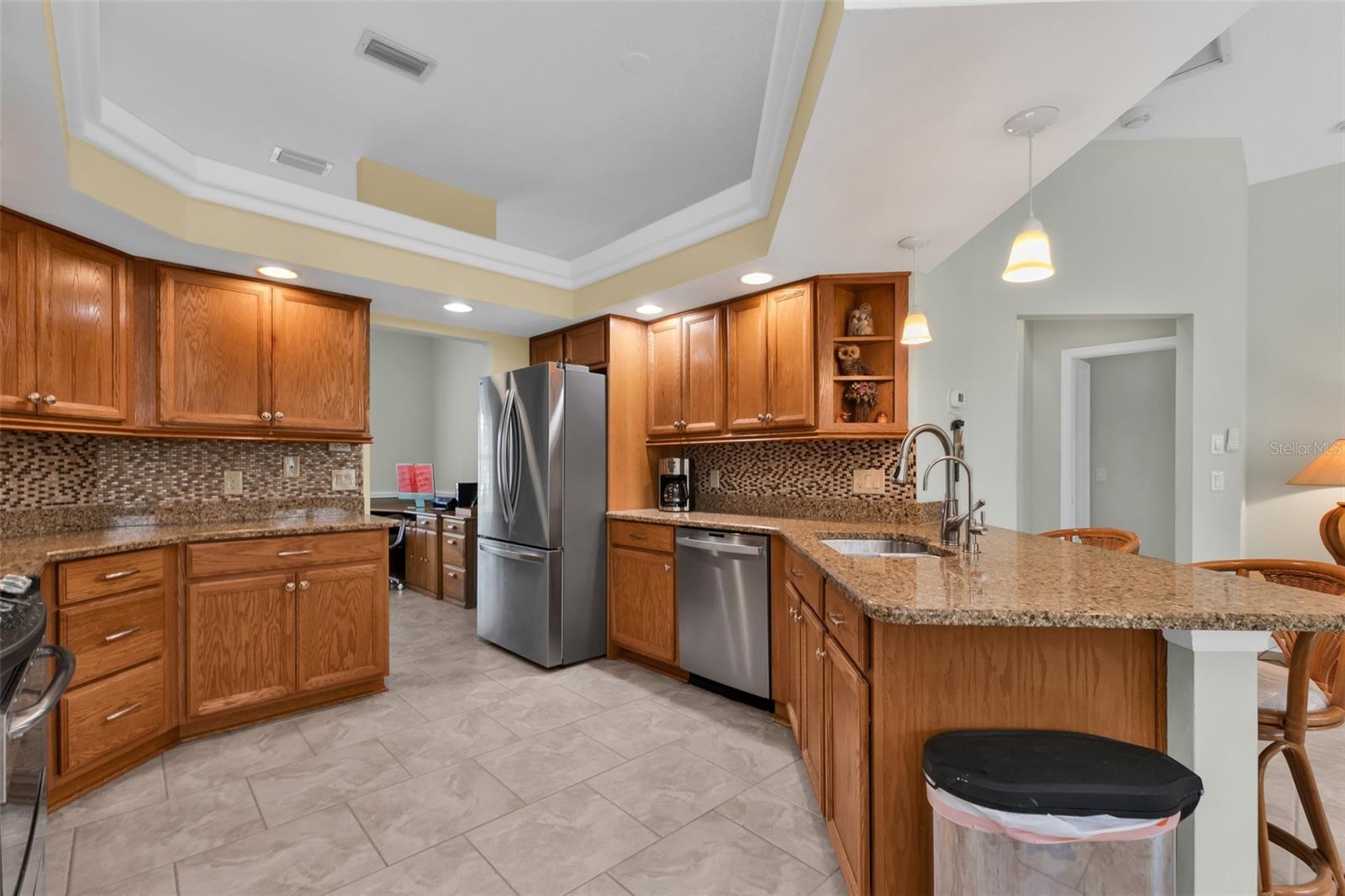 HARBOUR OAKS - Residential