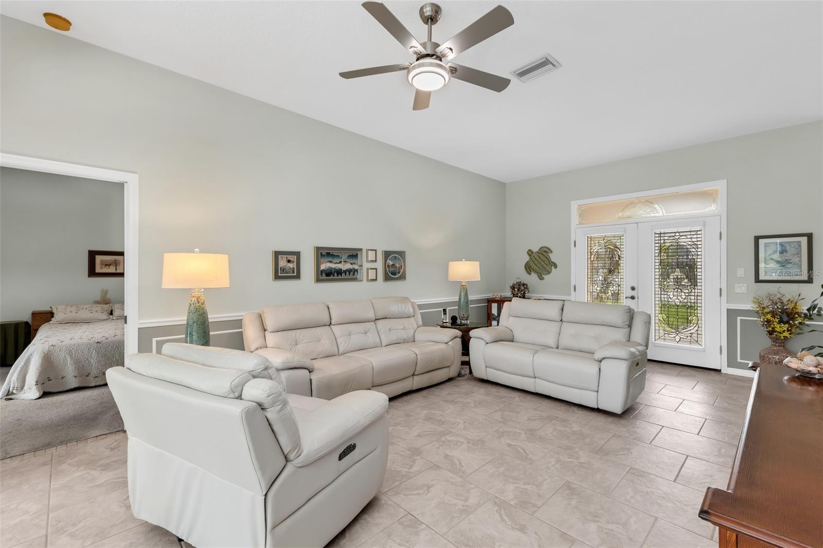 HARBOUR OAKS - Residential