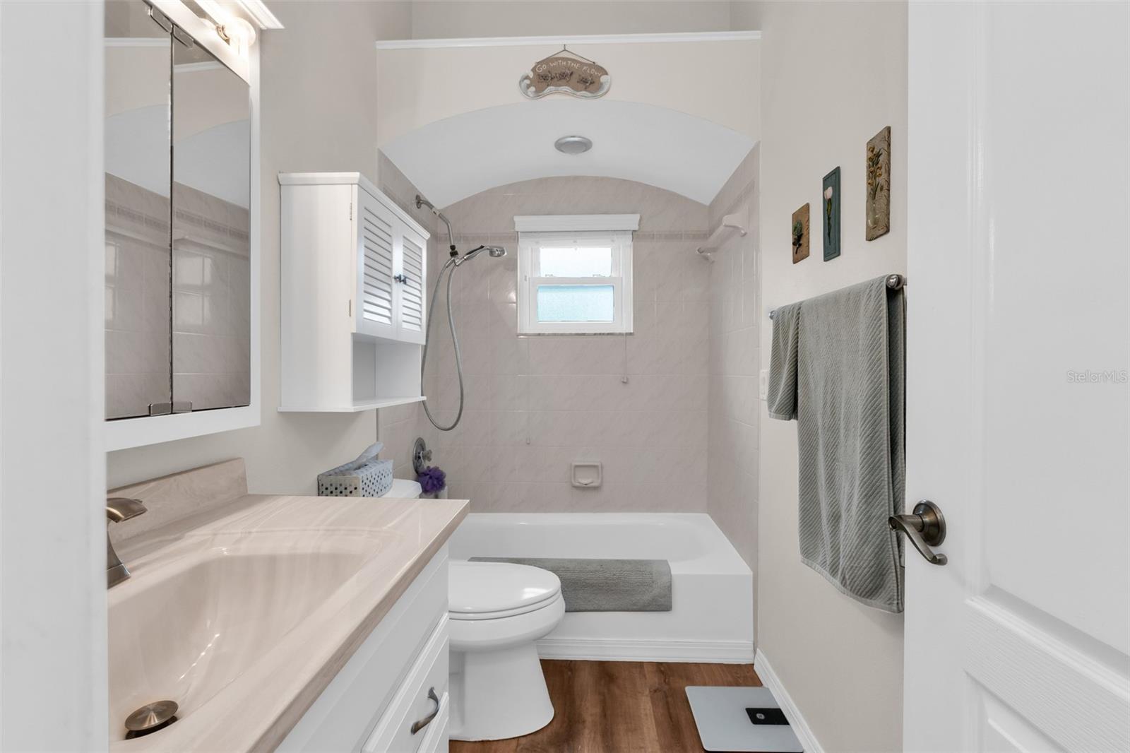 HARBOUR OAKS - Residential