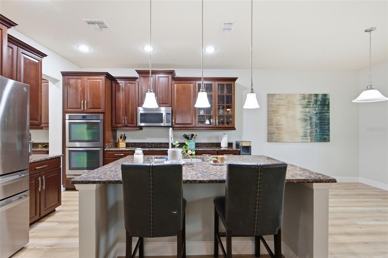 JOHNS LAKE POINTE - Residential