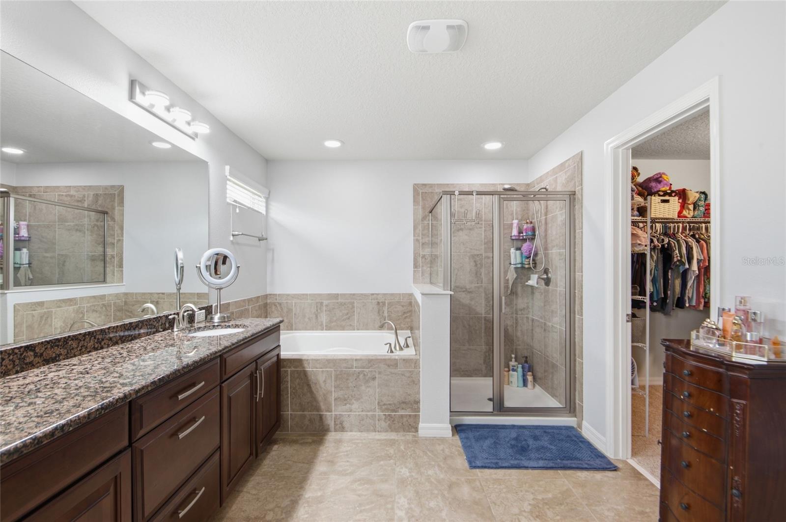 JOHNS LAKE POINTE - Residential