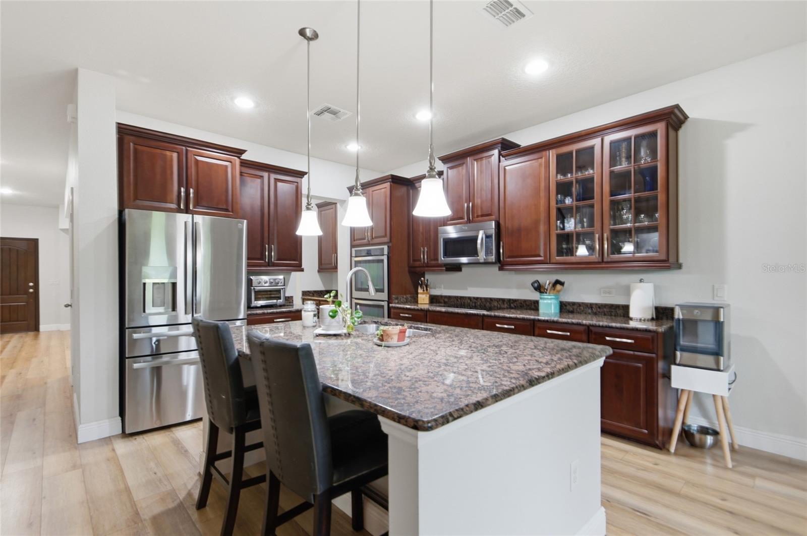 JOHNS LAKE POINTE - Residential