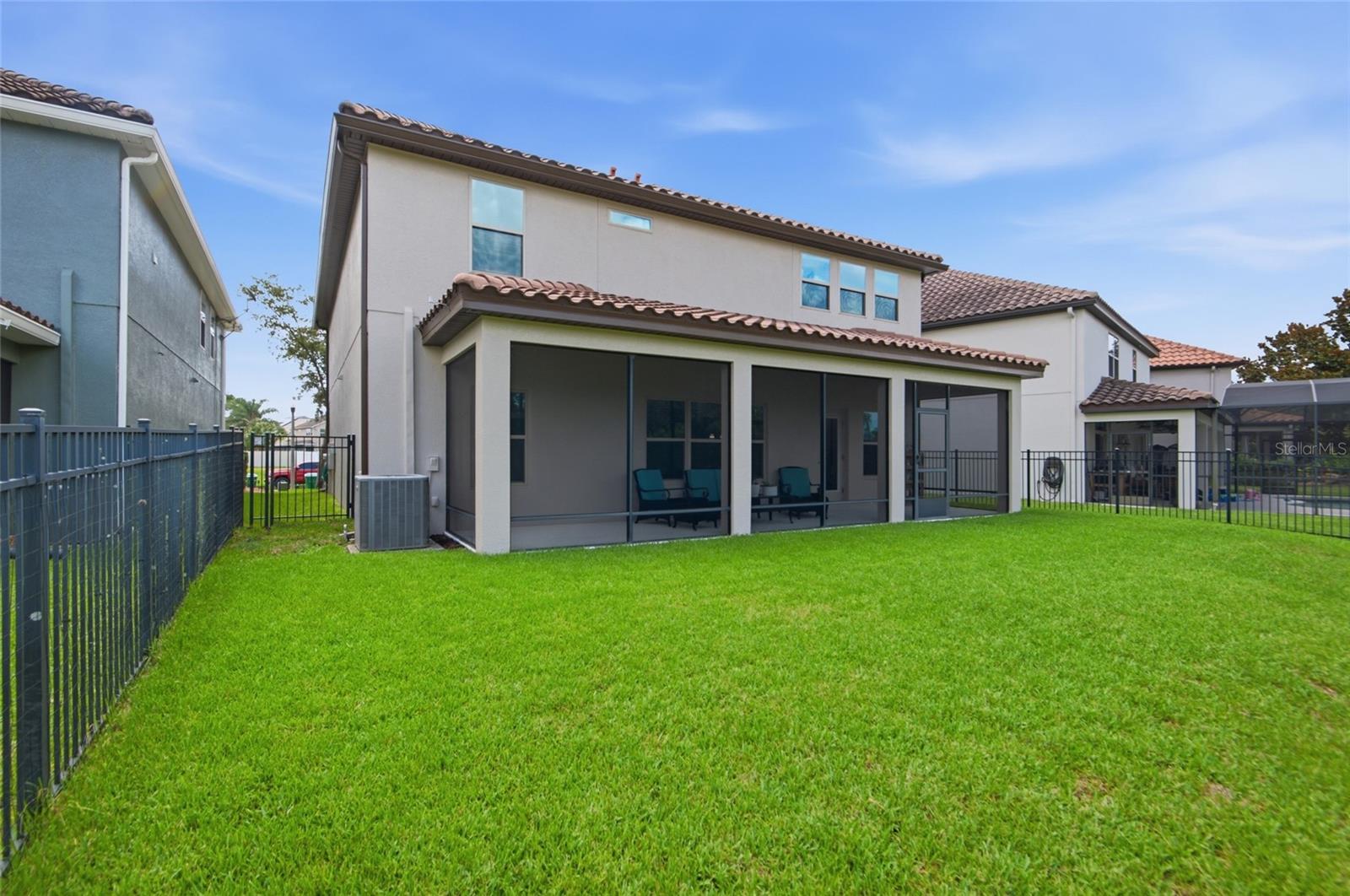 JOHNS LAKE POINTE - Residential