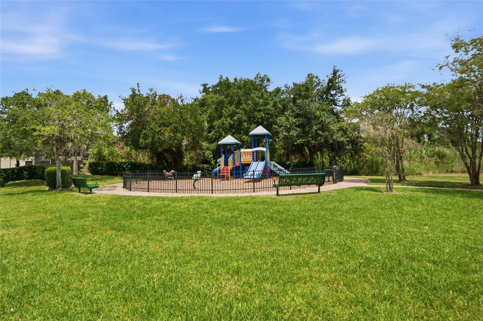 JOHNS LAKE POINTE - Residential