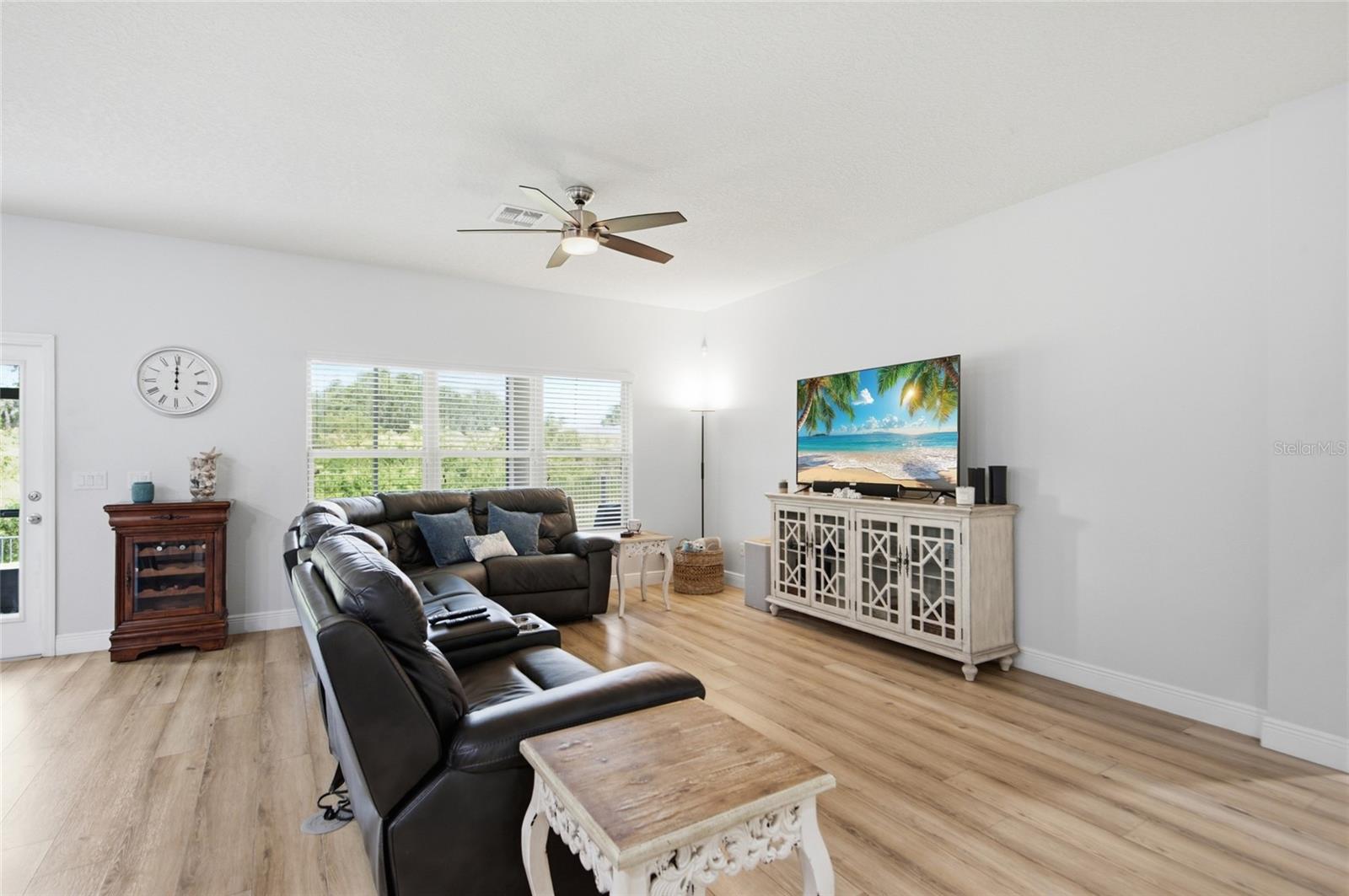 JOHNS LAKE POINTE - Residential