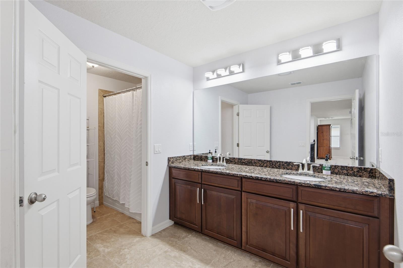 JOHNS LAKE POINTE - Residential