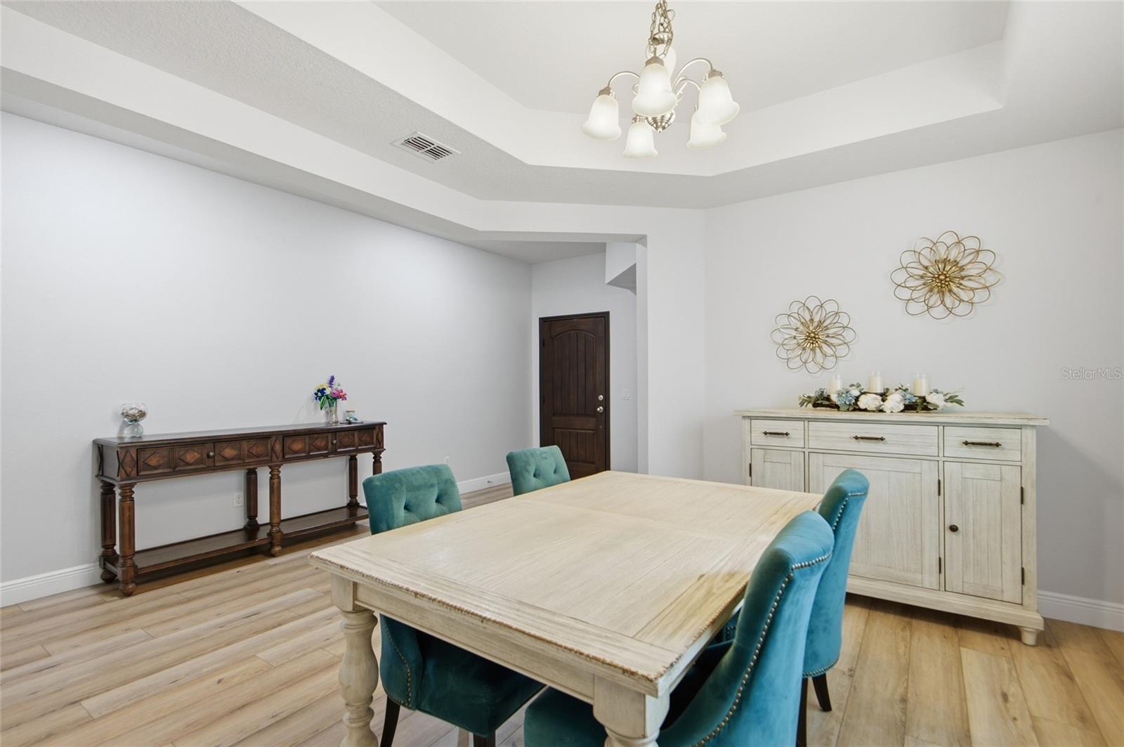 JOHNS LAKE POINTE - Residential