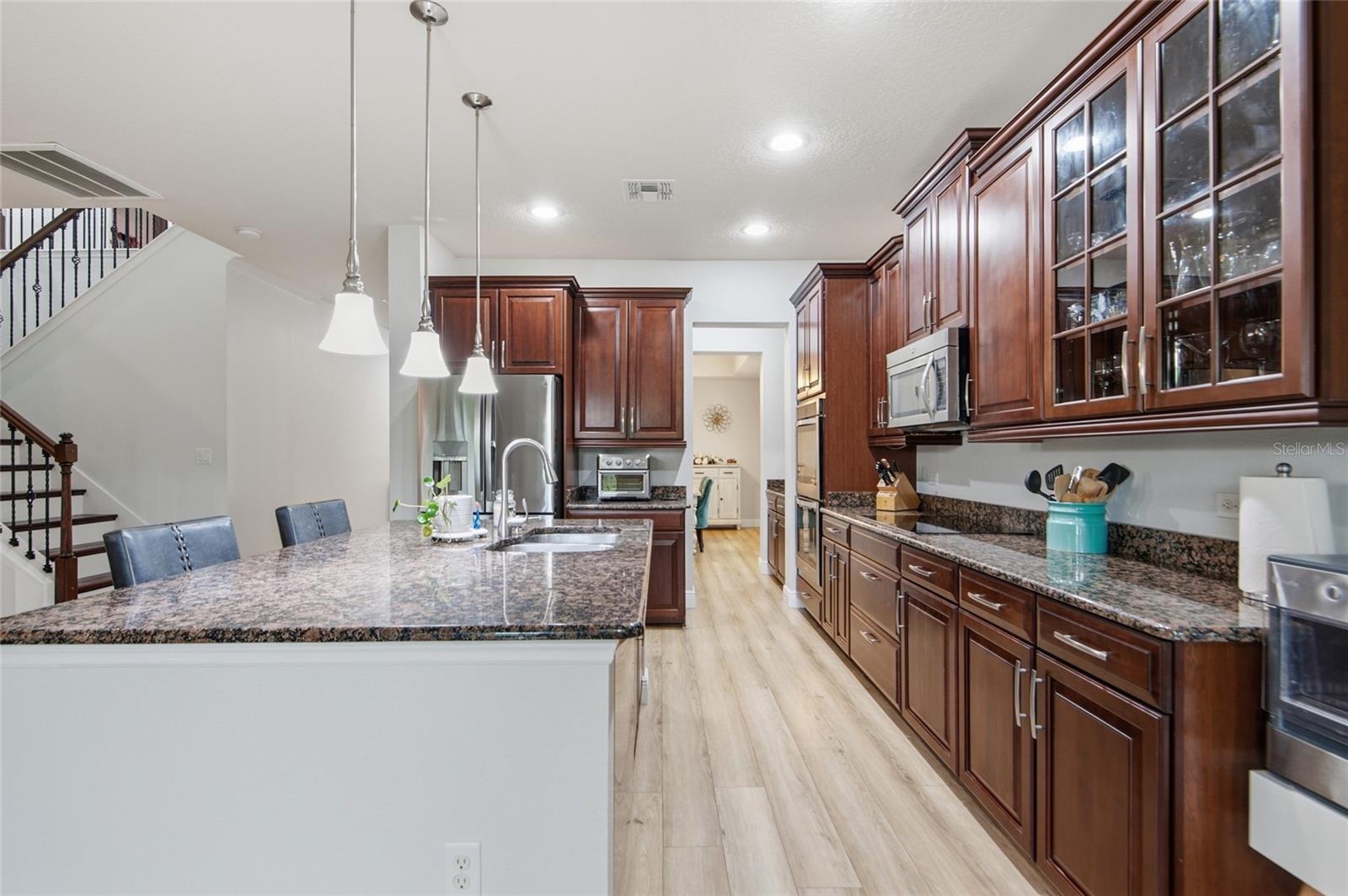 JOHNS LAKE POINTE - Residential
