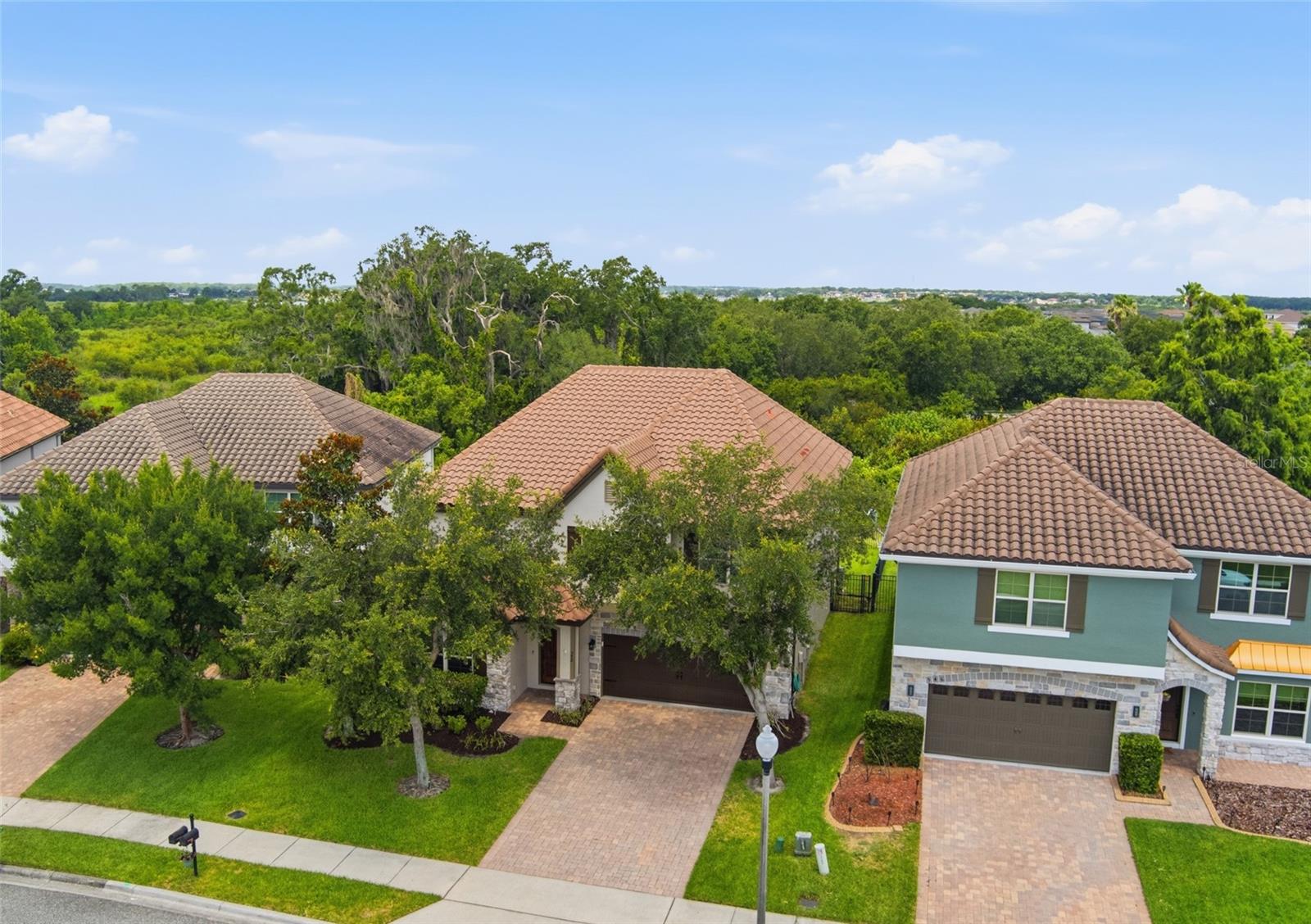 JOHNS LAKE POINTE - Residential