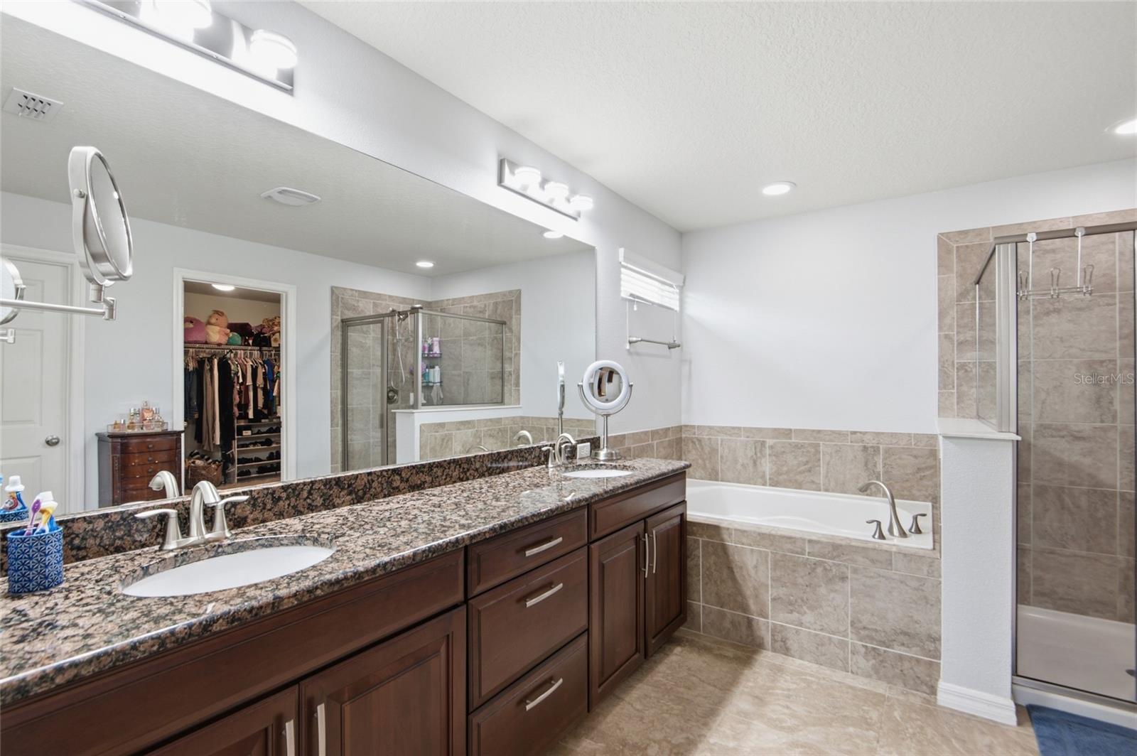 JOHNS LAKE POINTE - Residential