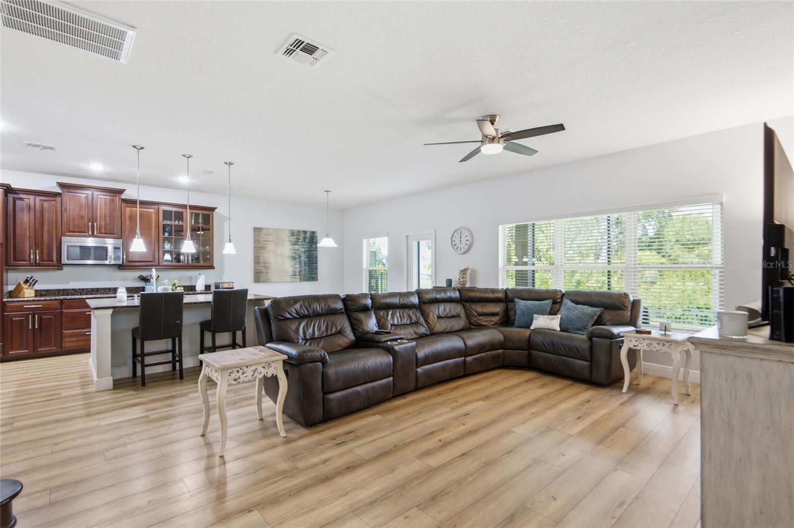 JOHNS LAKE POINTE - Residential