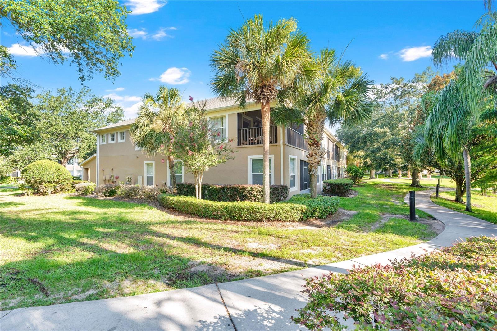 CARRIAGE HOMES/STONEBRIDGE COM - Residential