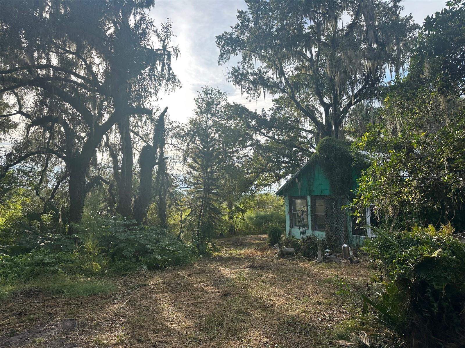 UNREC TRACTS IN 05-19S-20E - Residential